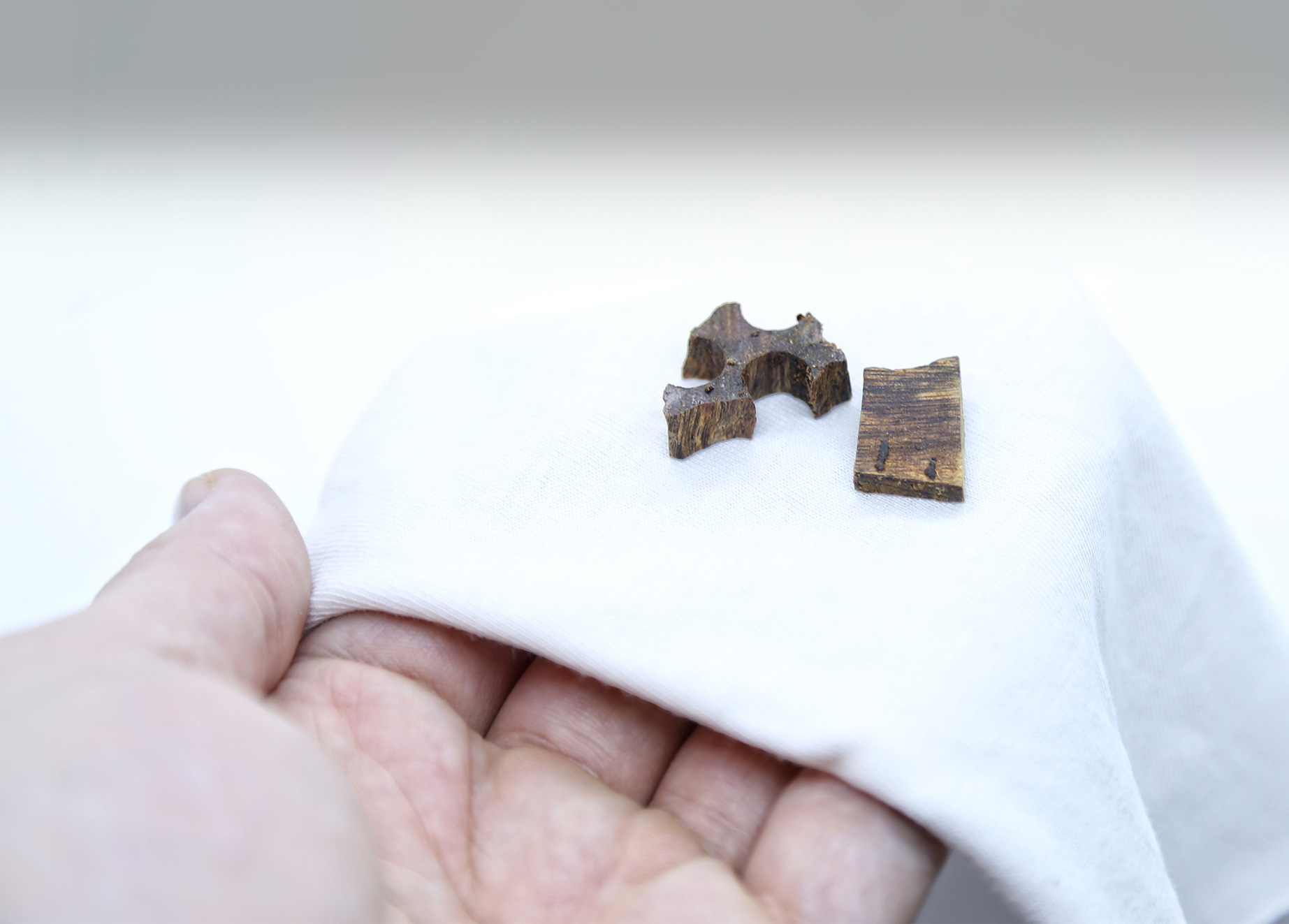 Rare, Vintage Kinam Oud Chips